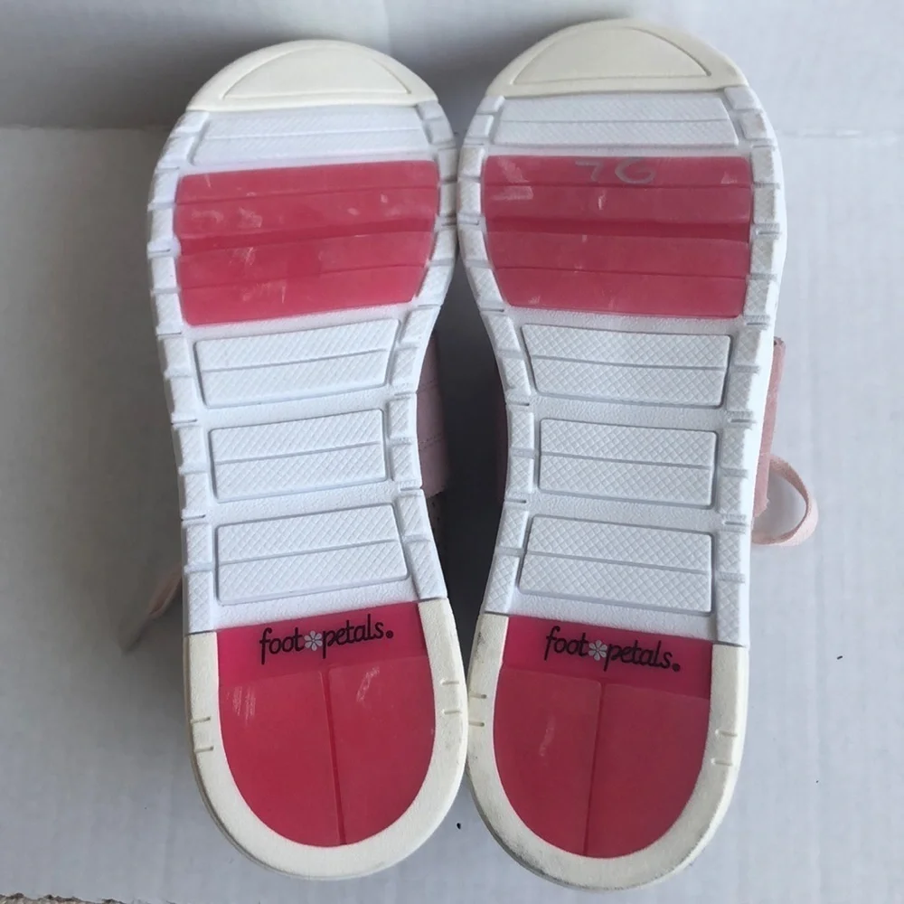 Foot petals “Bea” comfort tennis shoe sneaker